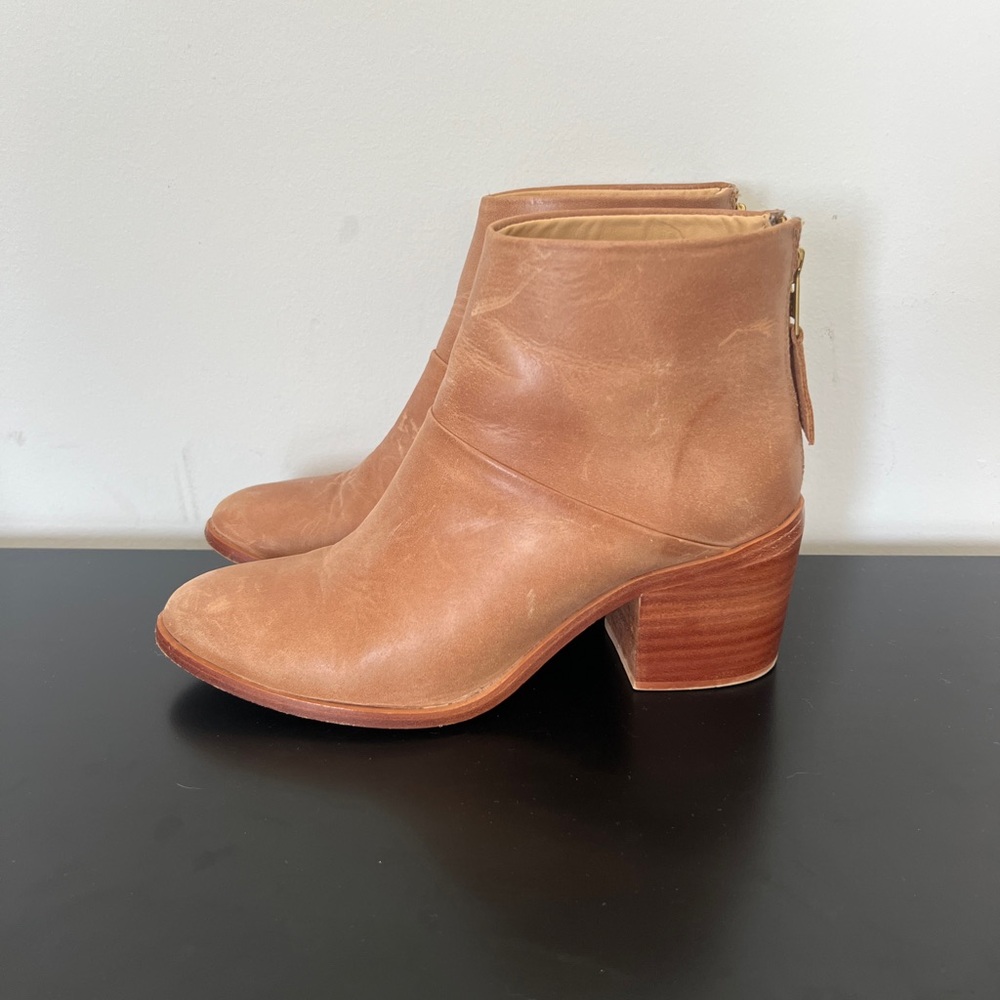 Nisolo Dari Boots in Almond Leather